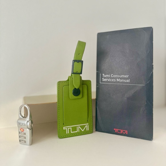 PENDING: Y2K Green Tumi Luggage Tag, Lock, comes with original manual - Picture 2 of 10